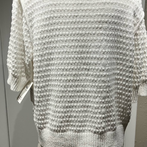 White Textured Knit Blouse with 3/4 Sleeves - Picture 8 of 12